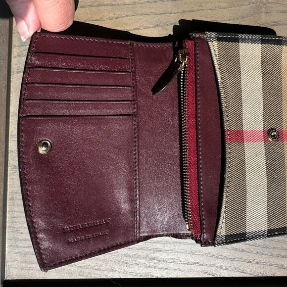 Burberry Burgundy House Check Wallet, Exceptional Condition! - Picture 9 of 14